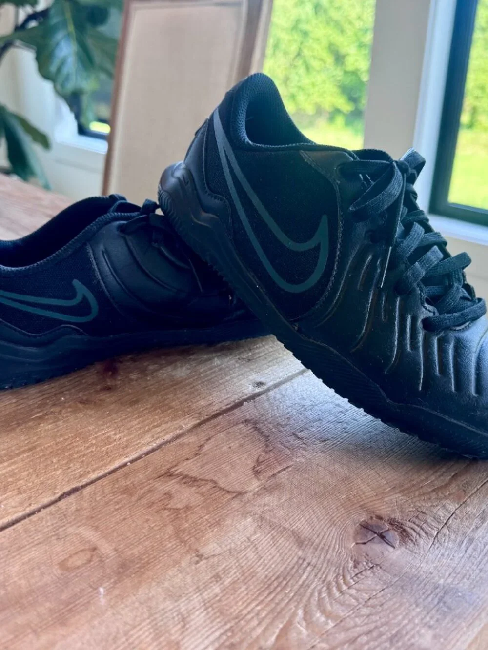 Nike home smoke but